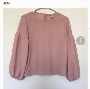 NWT H & M Puffer Sleeves Blouse